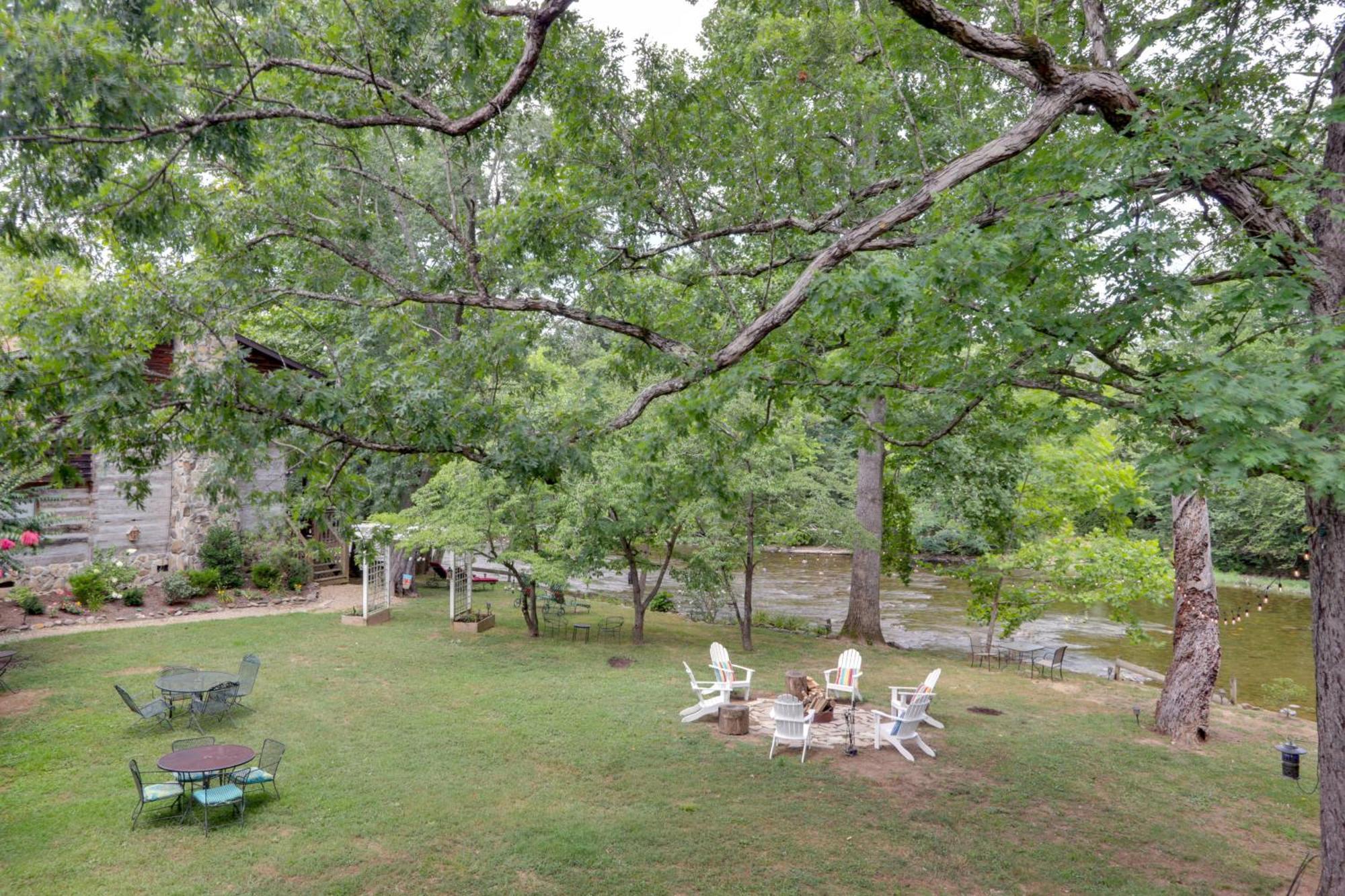 Riverfront Couples Retreat In Smoky Mountains! Daire Townsend Dış mekan fotoğraf